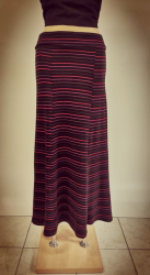 Elegantní dlouhá teplá sukně s proužky